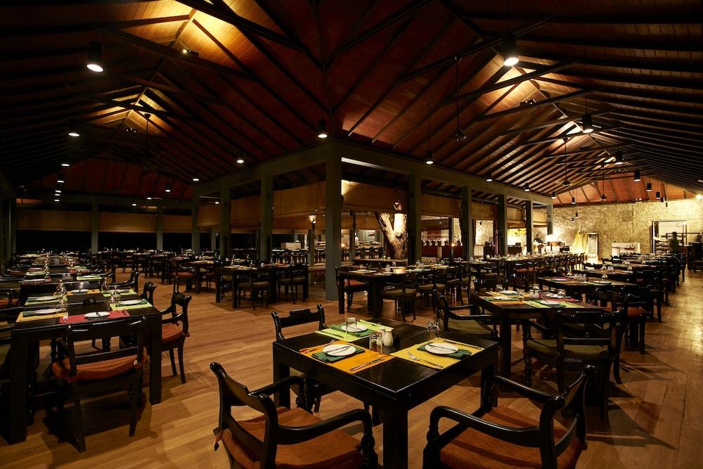 Отель Hotel Sigiriya 5*