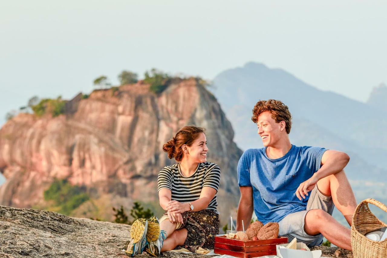 Готель Hotel Sigiriya 5*